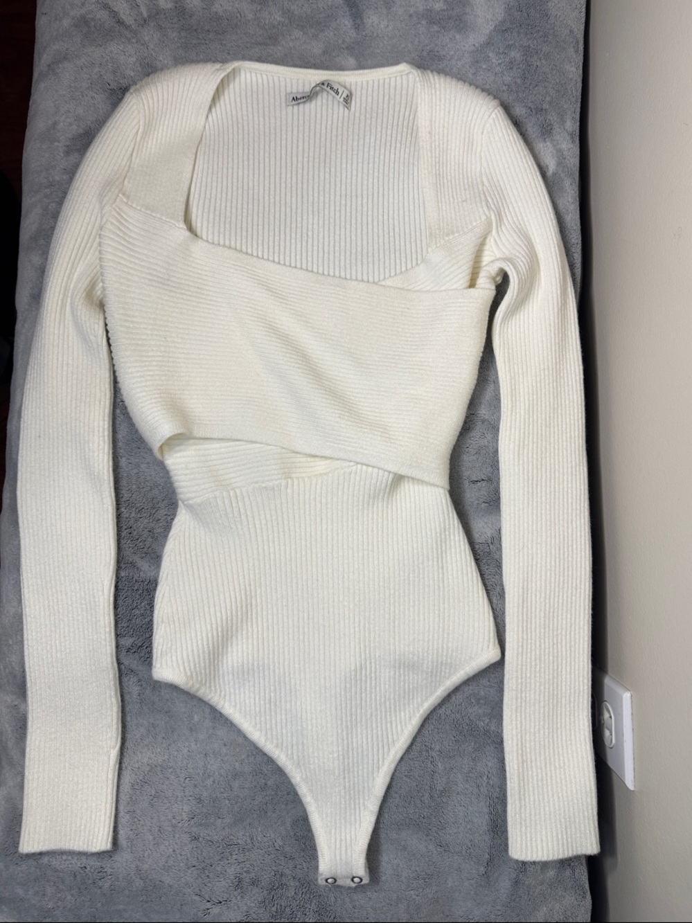 Abercrombie Cream Long Sleeved Ribbed Faux Wrap Bodysuit - Size XS